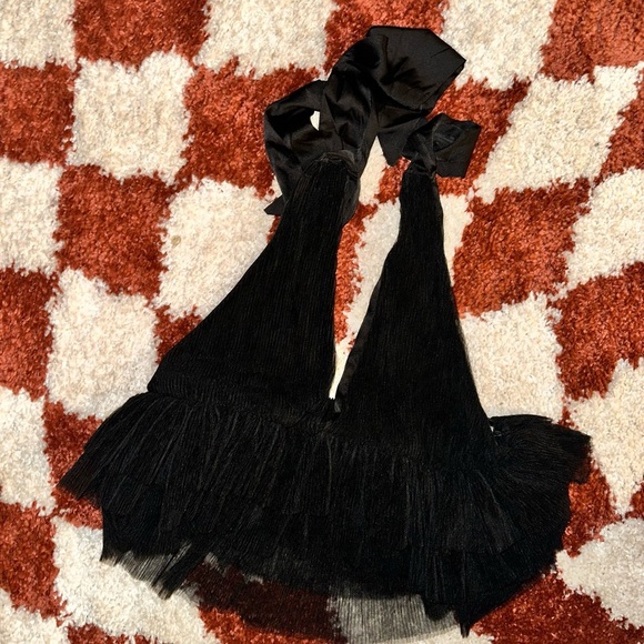 Forever 21 Black Tiered Halter Top - Picture 1 of 5